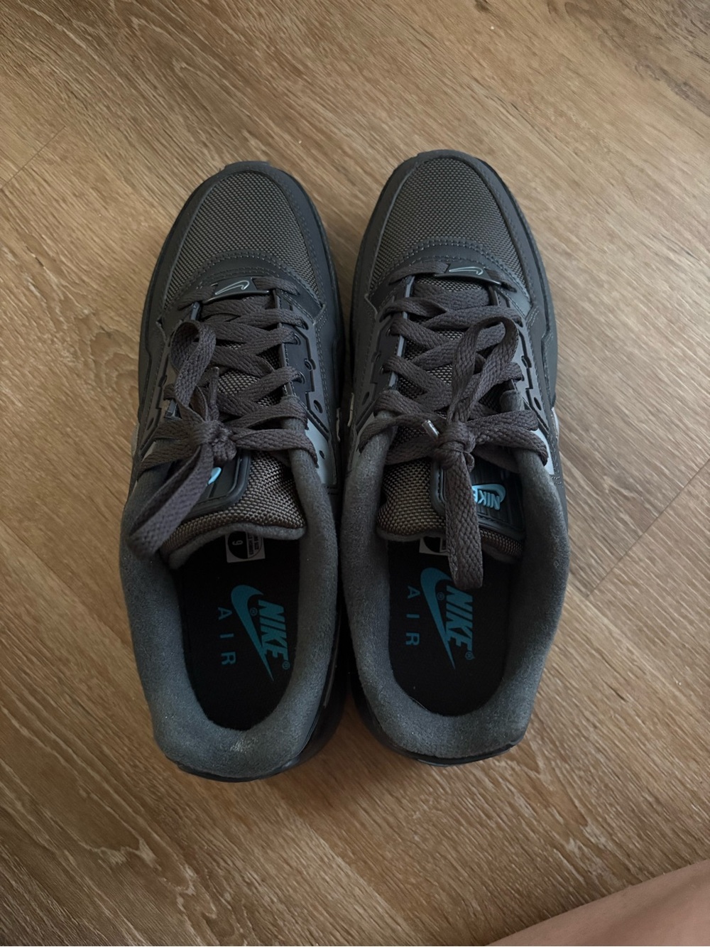 Nike Men's Black and Gray Air Max Sneakers with Teal Accents - Picture 3 of 7